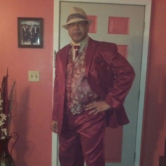 Profile Picture of James Trimble (@jtsventures) on Poshmark