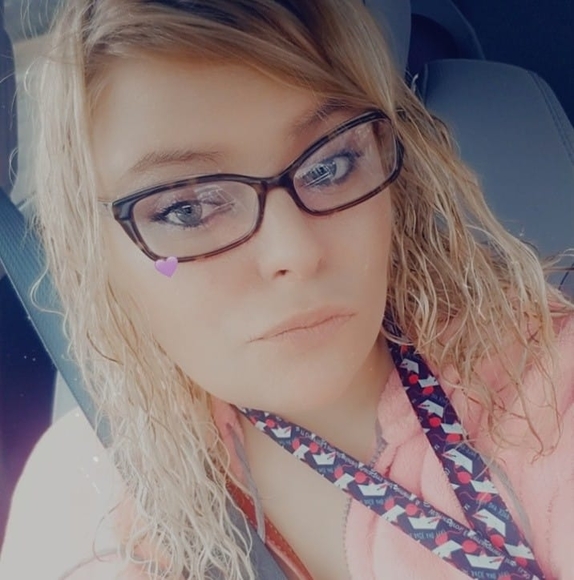 Profile Picture of Candice Phillips (@candicephill748) on Poshmark
