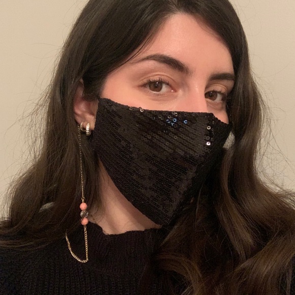 Profile Picture of Maria Makridis (@maria_makridis) on Poshmark