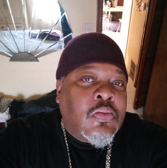 Profile Picture of David Winfield (@davidwinfield) on Poshmark
