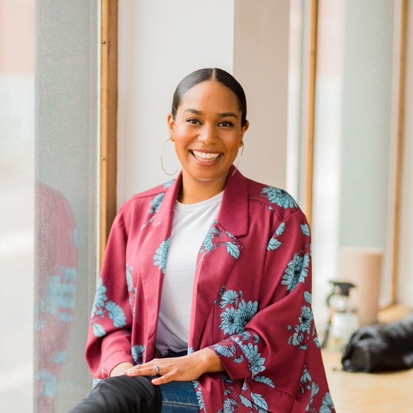 Profile Picture of ! jill Quainoo (@injillswords) on Poshmark