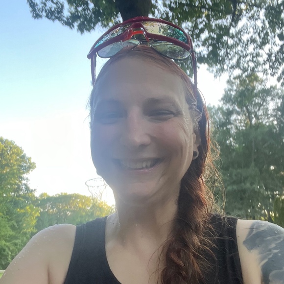 Profile Picture of Laura Gosenca (@laurafay4) on Poshmark