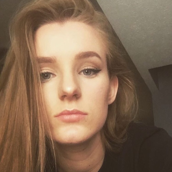 Profile Picture of Meaghan Lessley (@mlessley14) on Poshmark
