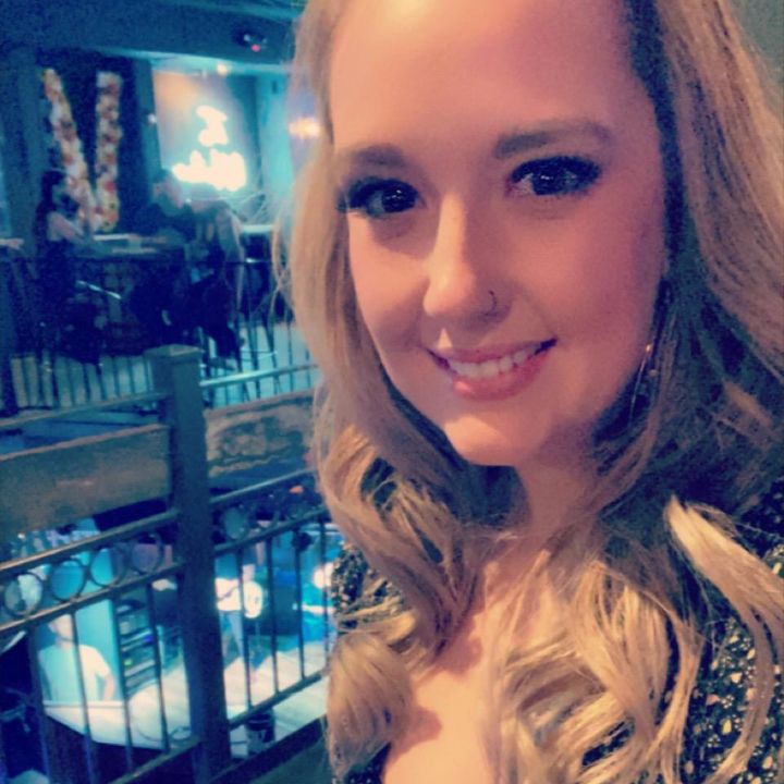 Profile Picture of Lauren Noel (@lauren.noel) on Tiktok