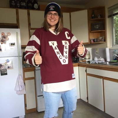 Profile Picture of Nancy S (@TallTreeIsland) on Twitter