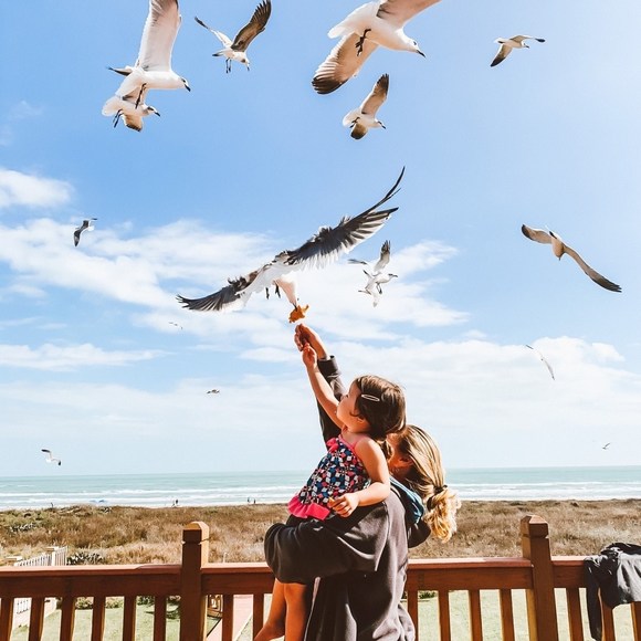 Profile Picture of Kelli Goode (@kelligoode0925) on Poshmark