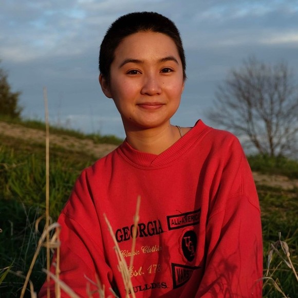 Profile Picture of Annie Zheng (@lemoncholy) on Poshmark