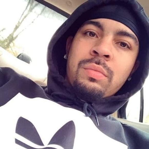 Profile Picture of Mike Moe (@mikemoe09) on Poshmark