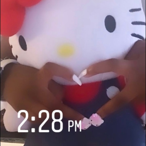 Profile Picture of Yannaa Baabyy (@yannaabaabyy) on Poshmark