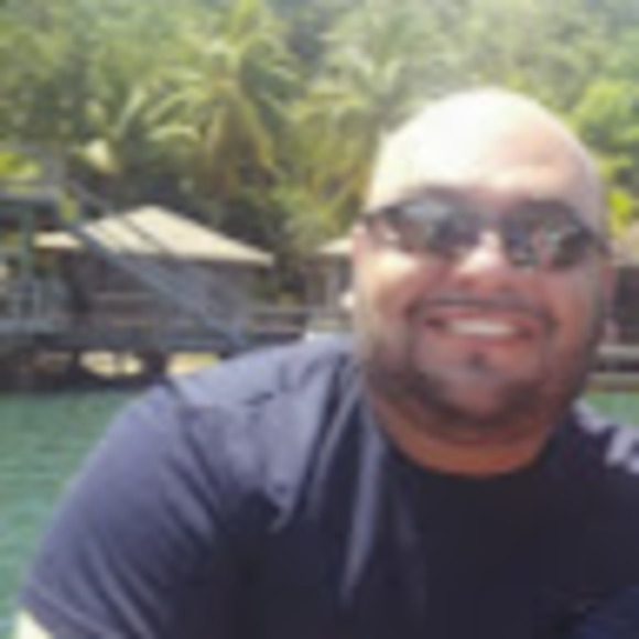 Profile Picture of Andres Ruano (@jandresruano) on Poshmark