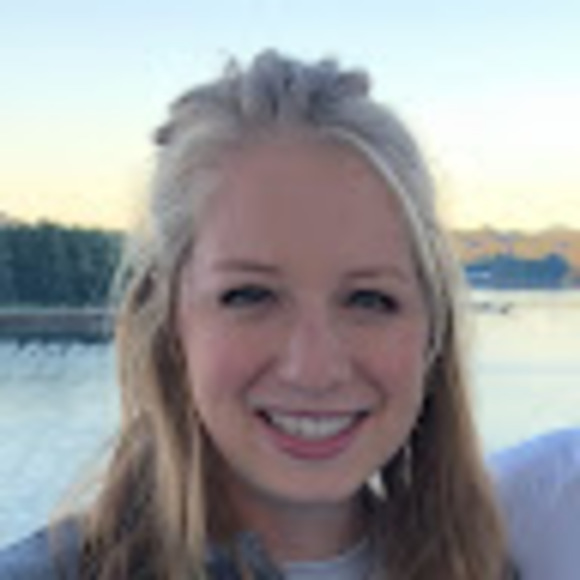 Profile Picture of Kim Hochstedler (@kimhochstedler) on Poshmark