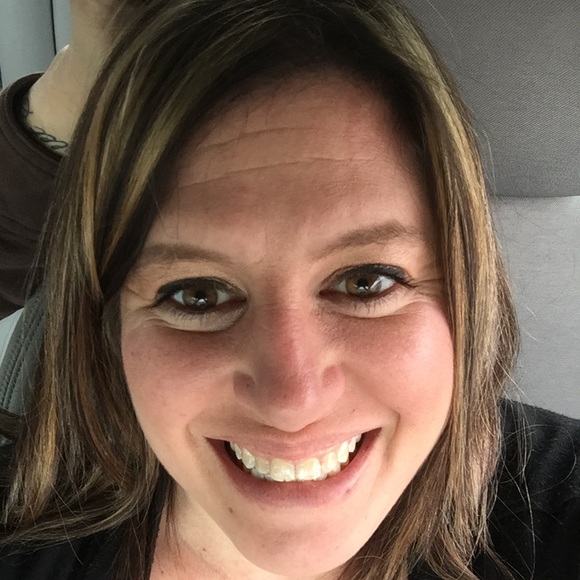 Profile Picture of Jennifer Gransden (@jjhgransden) on Poshmark