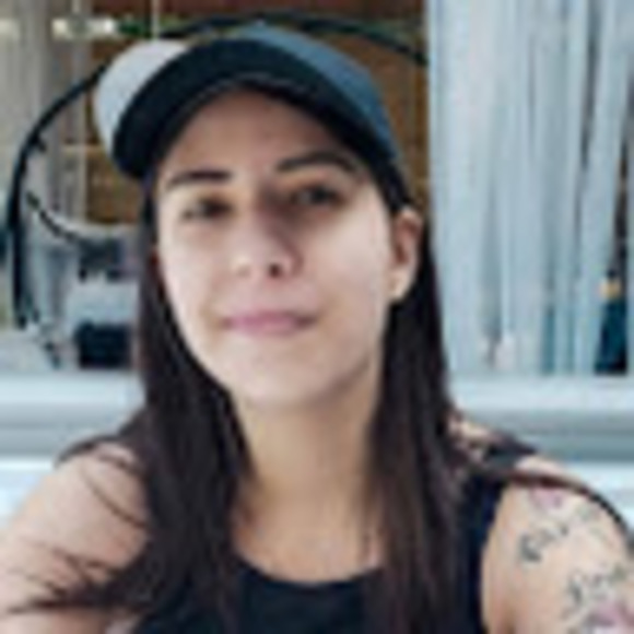 Profile Picture of Pamela Alvarez (@pamelaalvare408) on Poshmark