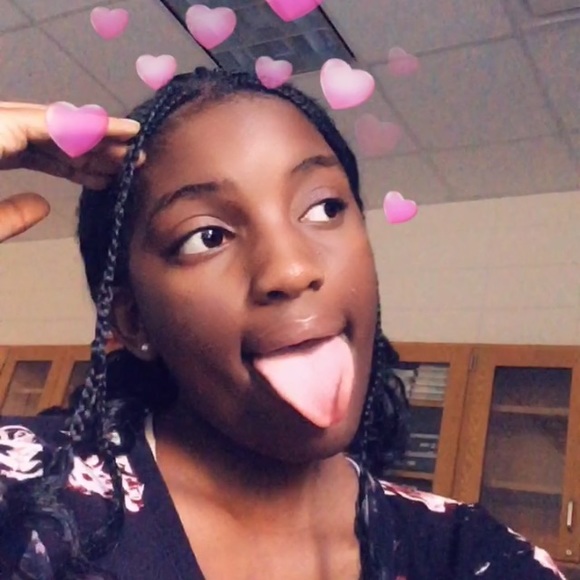 Profile Picture of Chazia Mack (@chaziaaa) on Poshmark