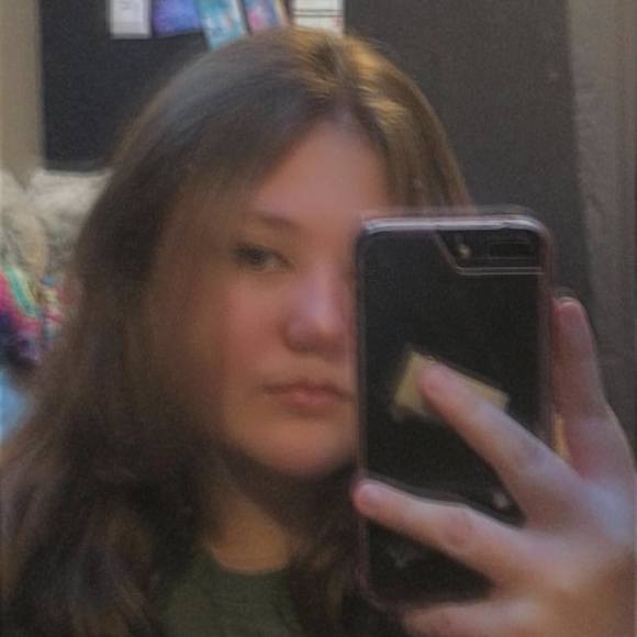 Profile Picture of Olivia Cooley (@oliviacooley947) on Poshmark