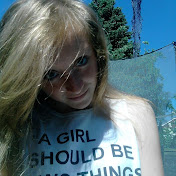 Profile Picture of Eleanor Price (@97SmellyEllie) on Youtube