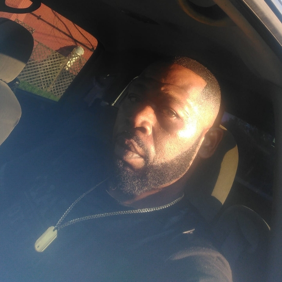 Profile Picture of Andre Godbolt (@andregodbolt) on Poshmark