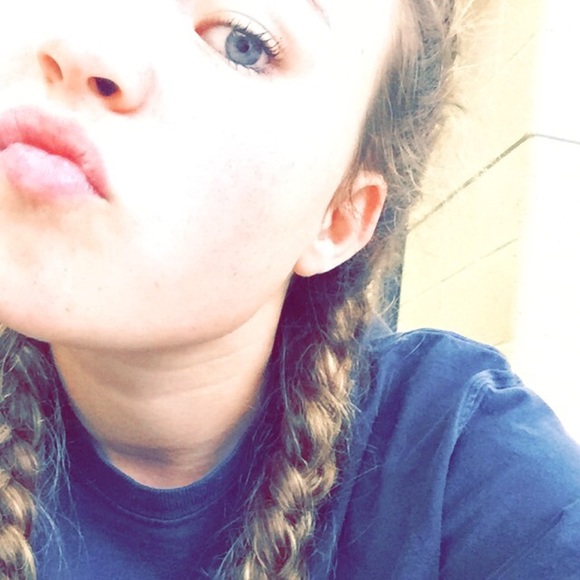 Profile Picture of Kylee Cronk (@kyleecronk13) on Poshmark