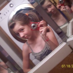 Profile Picture of Emy Smith (@cuteemy) on Myspace