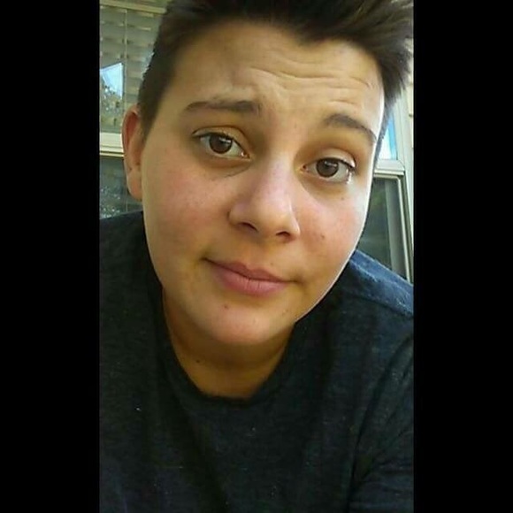 Profile Picture of Elisha Garhartt (@ayyyitzelisha) on Poshmark