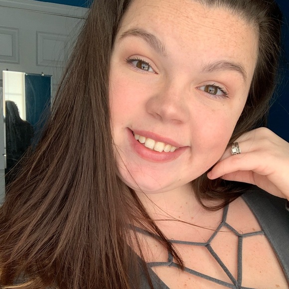 Jordyn Fisher - Poshmark Profile Picture of Jordyn Fisher (@jordyfisher) on Poshmark