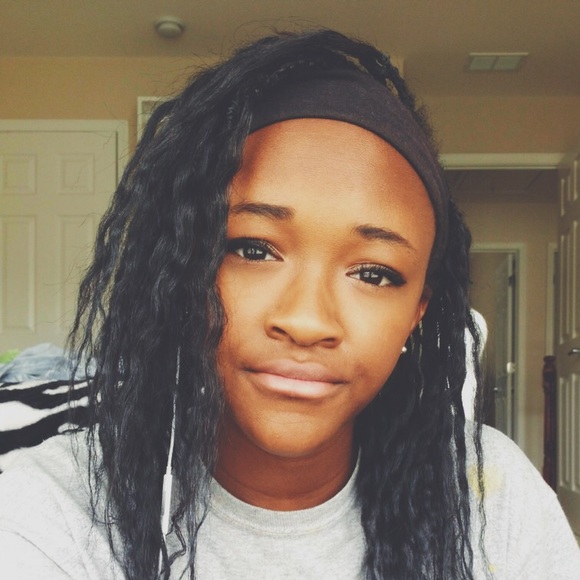 Profile Picture of Dominique Allen (@dxminique_a) on Poshmark