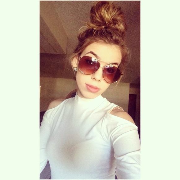 Profile Picture of Alysa Jones (@lyssam1997) on Poshmark