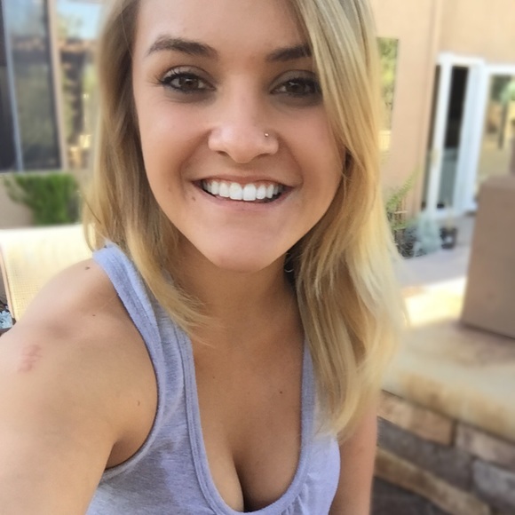 Profile Picture of Katie Sarber (@ktsarber) on Poshmark