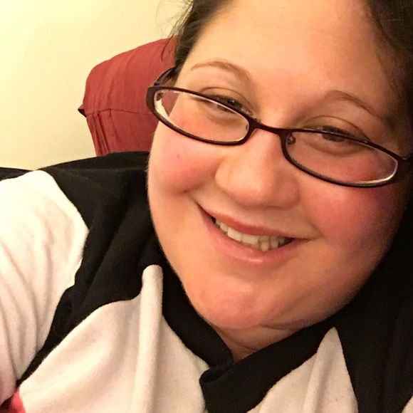 Profile Picture of Nicole Pronti (@npronti) on Poshmark