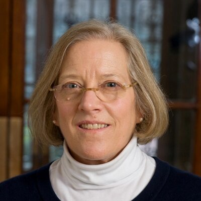 Profile Picture of Holly Evarts (@workaholly) on Twitter