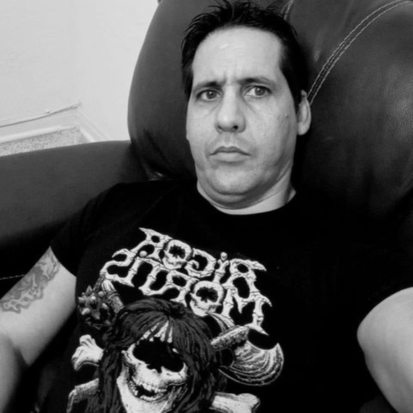 Profile Picture of Livan Mortis (@uribazol1) on Poshmark