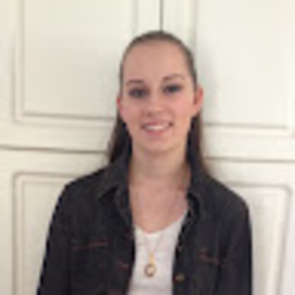Profile Picture of Clare Gillese (@clare_gillese) on Poshmark