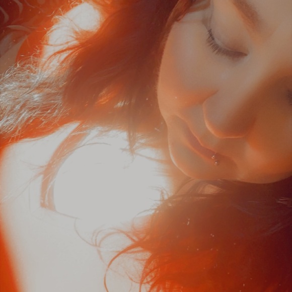 Profile Picture of Rachel Lesergent (@rachellesergent) on Poshmark