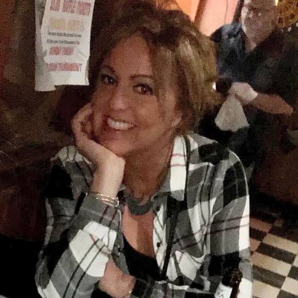 Debbie Leitch - Poshmark Profile Picture of Debbie Leitch (@debleitch) on Poshmark