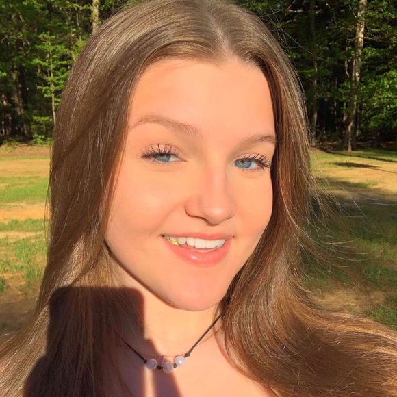 Kaleigh Moore - Poshmark Profile Picture of Kaleigh Moore (@kaleighhh832) on Poshmark