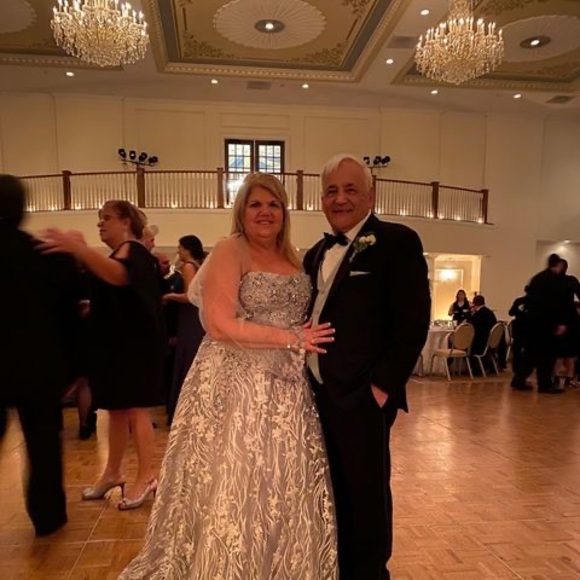 Profile Picture of Lisa Dibiase-ferrante (@ferrantelisa) on Poshmark
