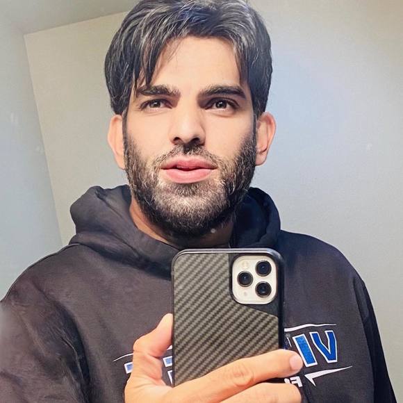 Profile Picture of Saif Saif (@mark_saif) on Poshmark