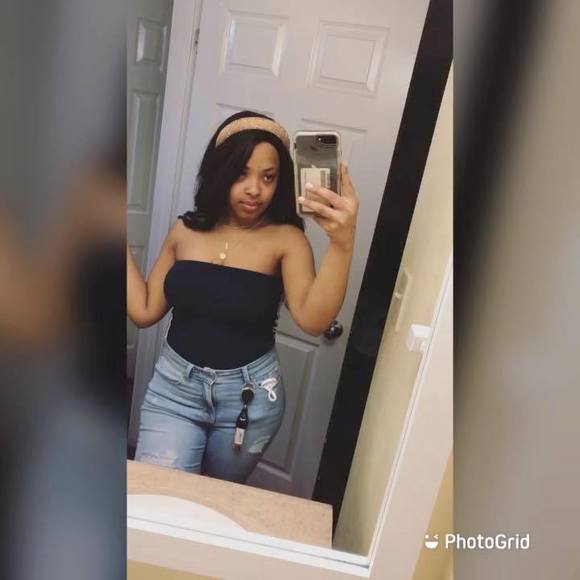 Profile Picture of Esha Eshaa (@eshahenry20) on Poshmark