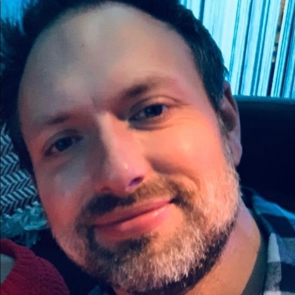 Profile Picture of Joe Hruzek (@ruzejoe) on Poshmark