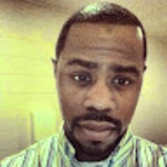 Profile Picture of Brian Oneal (@kingjames8447) on Poshmark