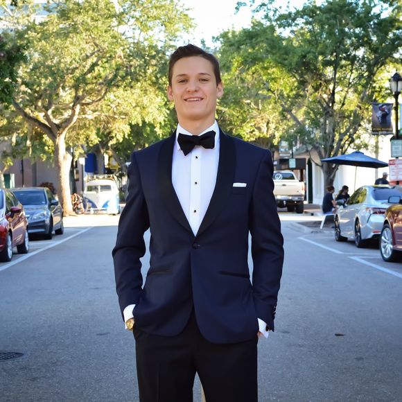 Profile Picture of Jacob Bielawski (@jacobbielawski9) on Poshmark