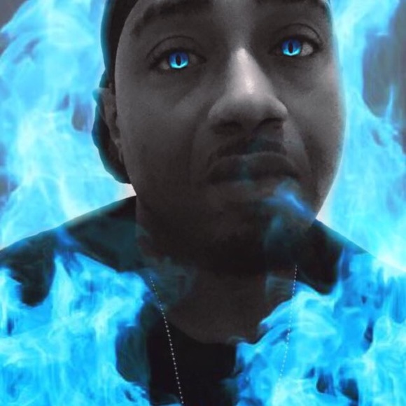 Profile Picture of Daniel Kent (@shoes365247) on Poshmark