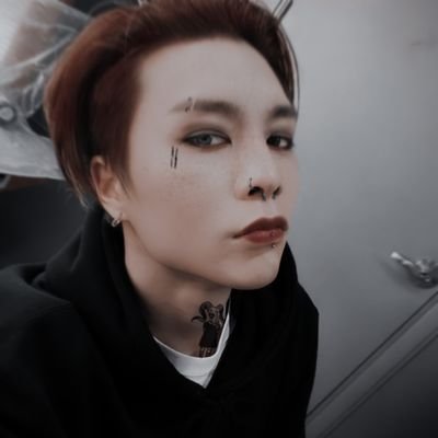Profile Picture of Aaron AU (@g0thrn) on Twitter