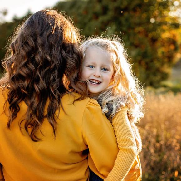 Profile Picture of Samantha Smick (@scsmick2012) on Poshmark