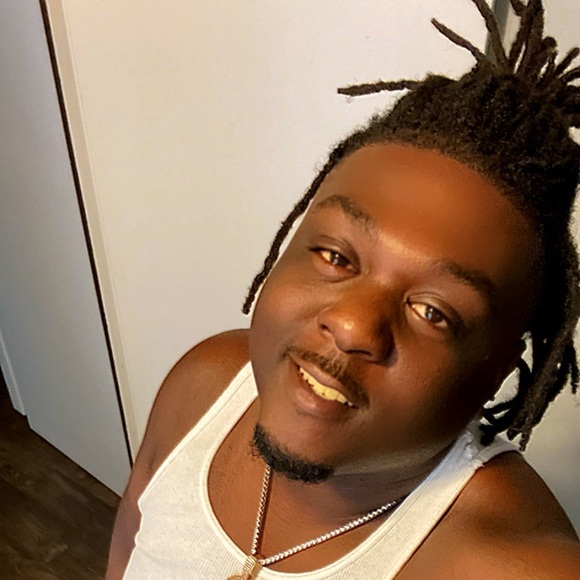 Profile Picture of Joshua Cheatham (@joshua_cheatham) on Poshmark