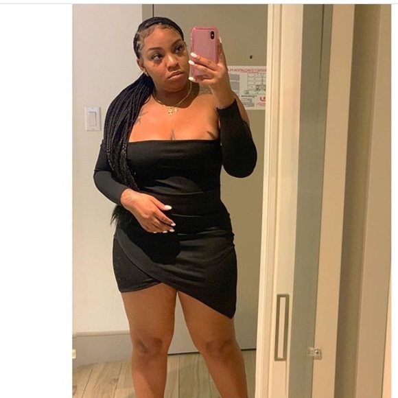 Profile Picture of Johnelle Degannes (@missdoneazy) on Poshmark