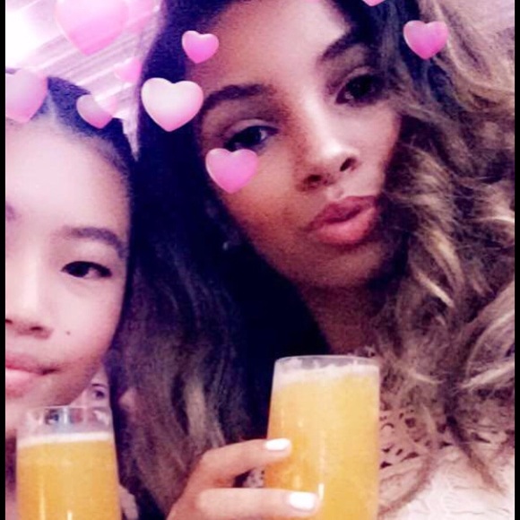 Profile Picture of Isabelle Cohen (@_isabelle_rose_) on Poshmark