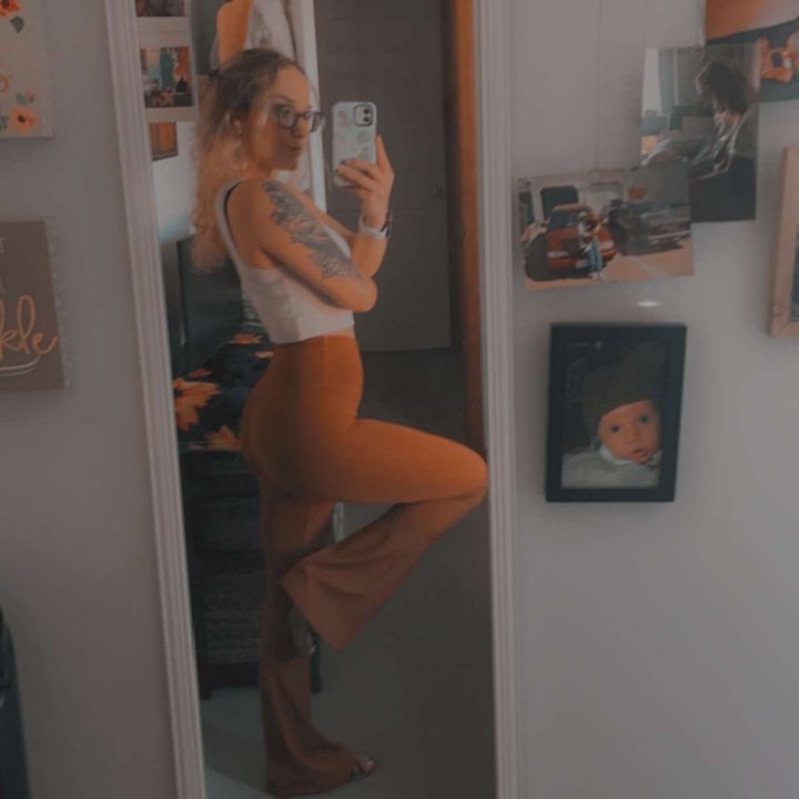 Profile Picture of Danielle Simon (@daniellessimon) on Tiktok