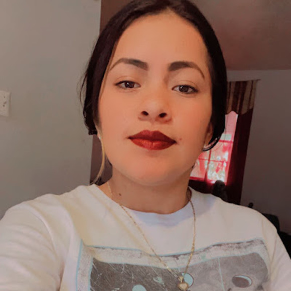 Profile Picture of Iris Campos (@iriscampos3222z) on Poshmark