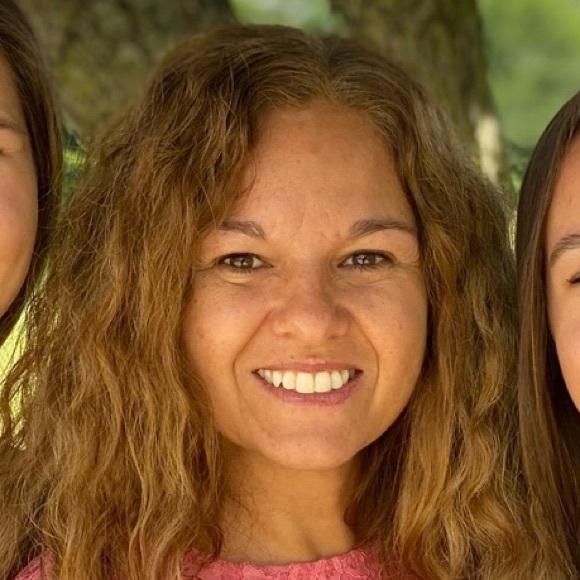 Profile Picture of Julie Sproles (@julie_sproles) on Poshmark